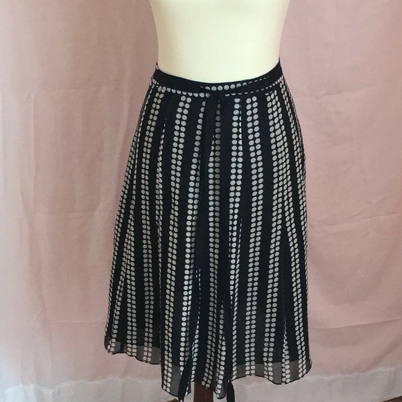 JohnPaulRichard Dresses & Skirts - * $5 SALE*John Paul Richard Skirt with Silk Lining